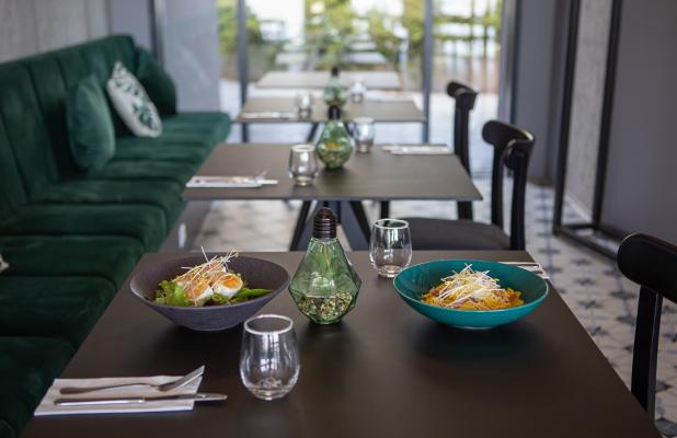 Acqua & Farina Restaurant