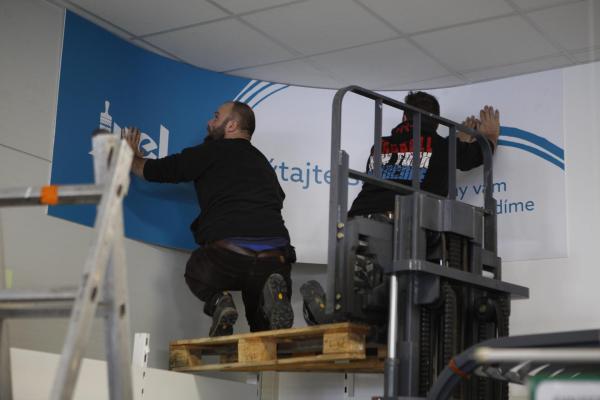 Instalacia rohovej tabule